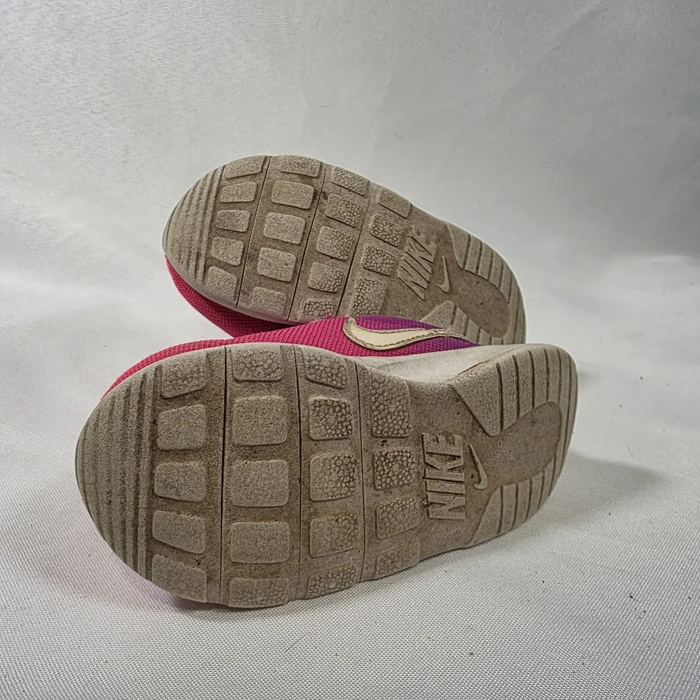 Nike Girls Tanjun Running Shoes Pink, Size 6C, AV8886-500